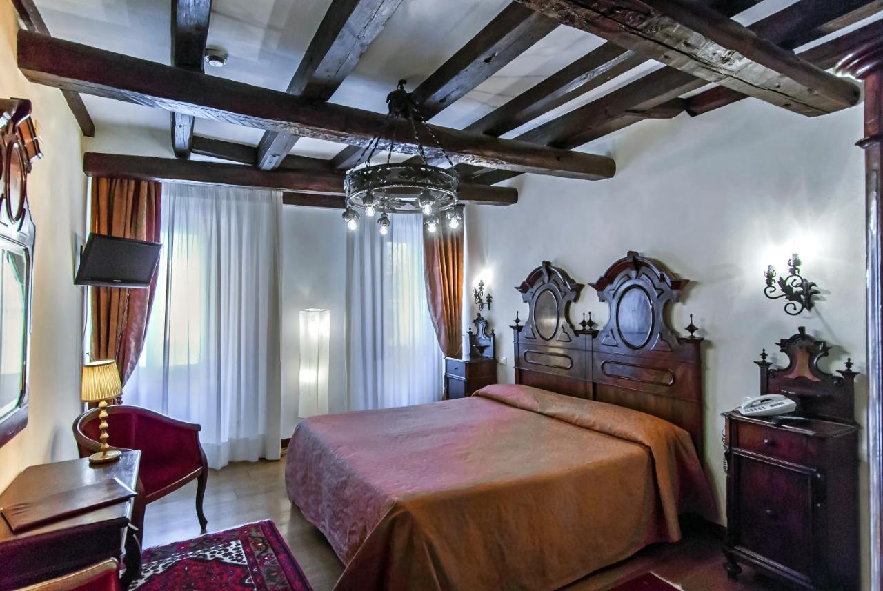 Camera Deluxe Matrimoniale/Doppia con Letti Singoli con Vista Città