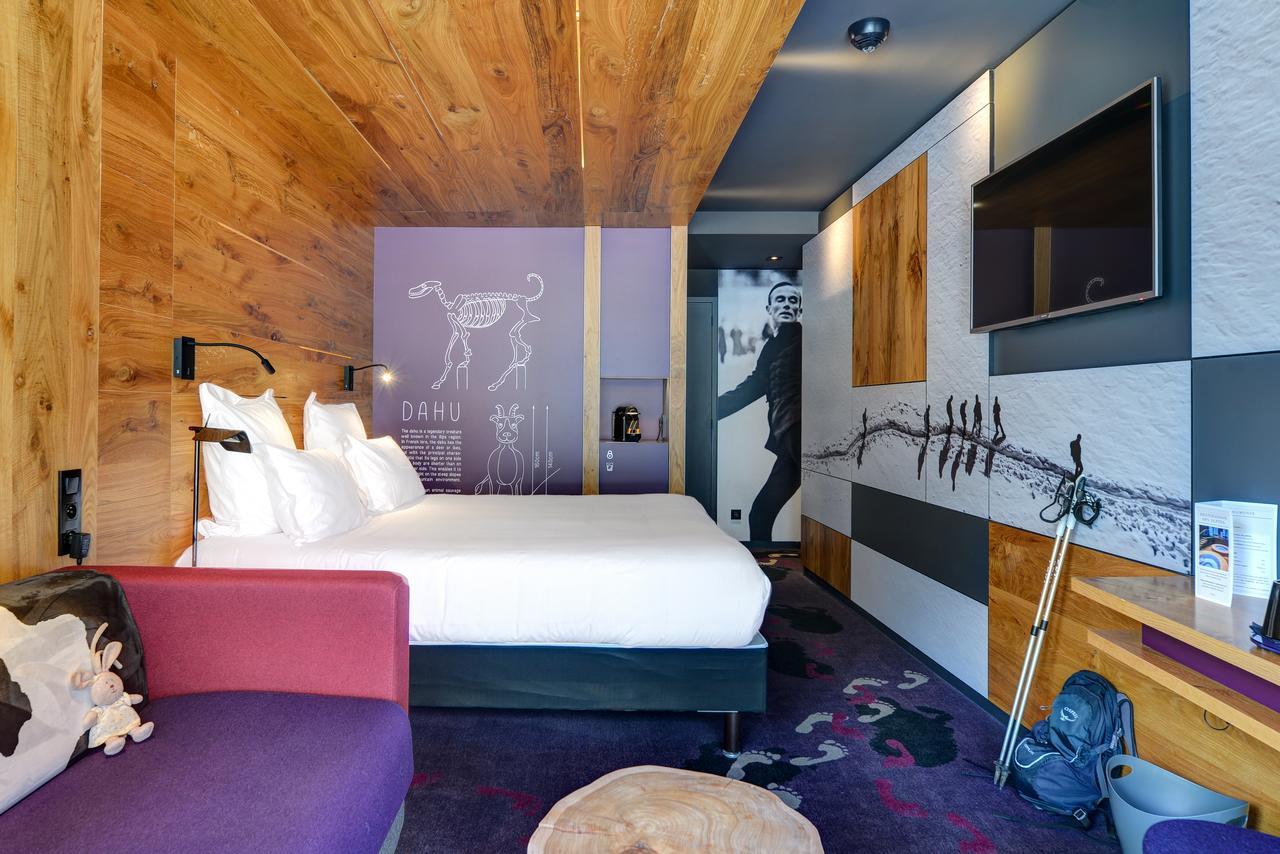 Superior Room Sofa Balcony – Mont-Blanc Massif View