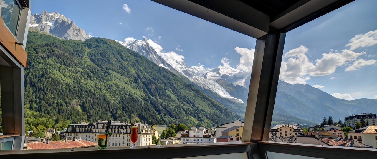 Superior Room Balcony – Mont-Blanc Massif View