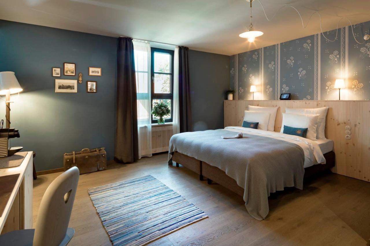 Camera King Superior