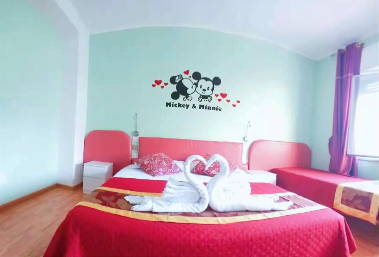 Deluxe Family Room