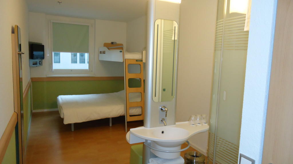 Camera Standard con 1 Letto Matrimoniale e 1 Letto Singolo