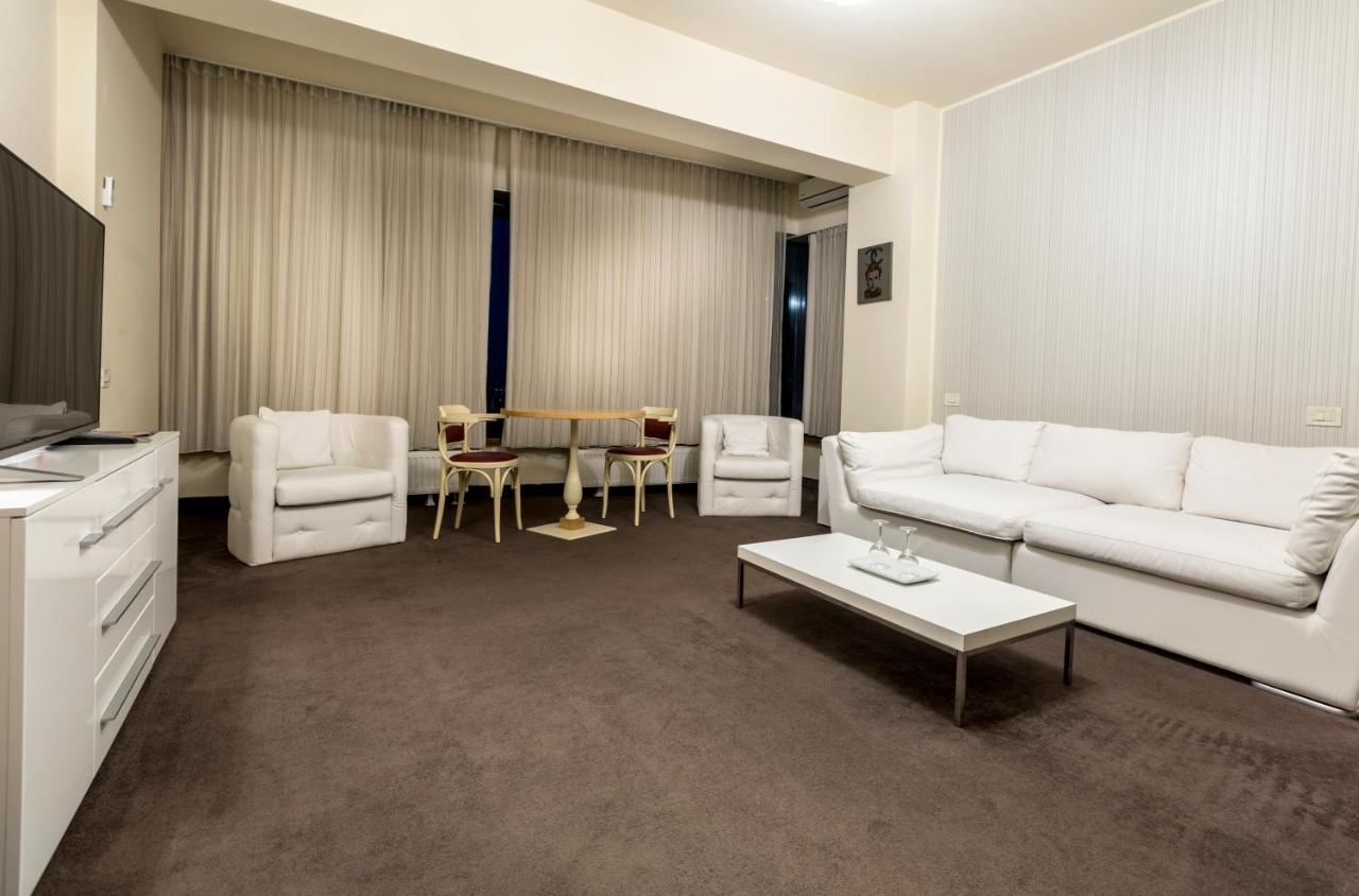 One-Bedroom Suite Spa