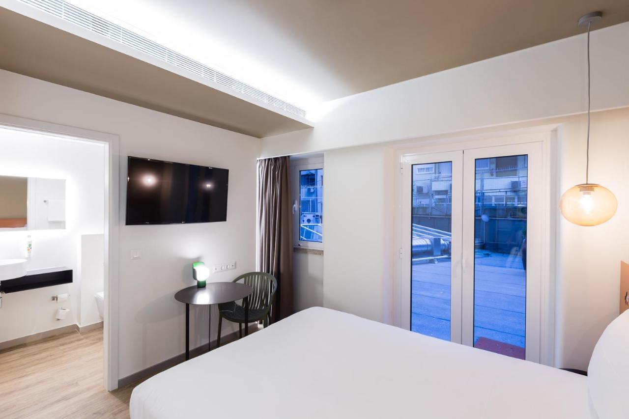 Superior Room One Queen Bed One Single Bed