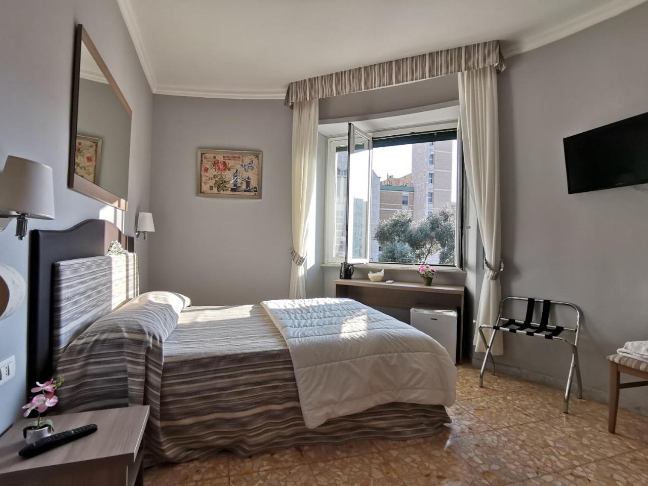 Double Room Private Bathroom