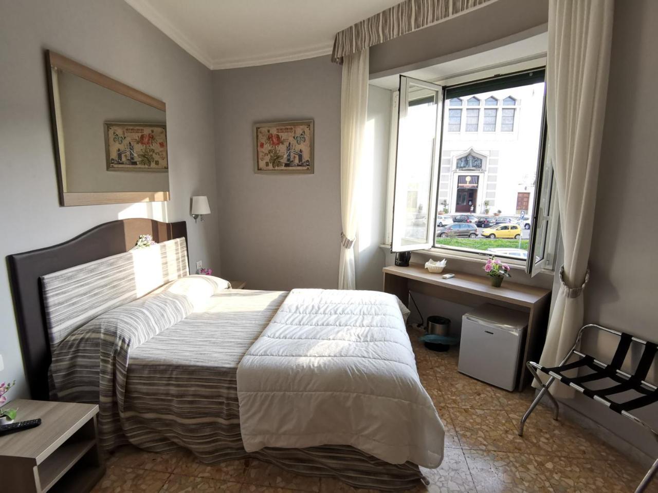 Double Room Private Bathroom