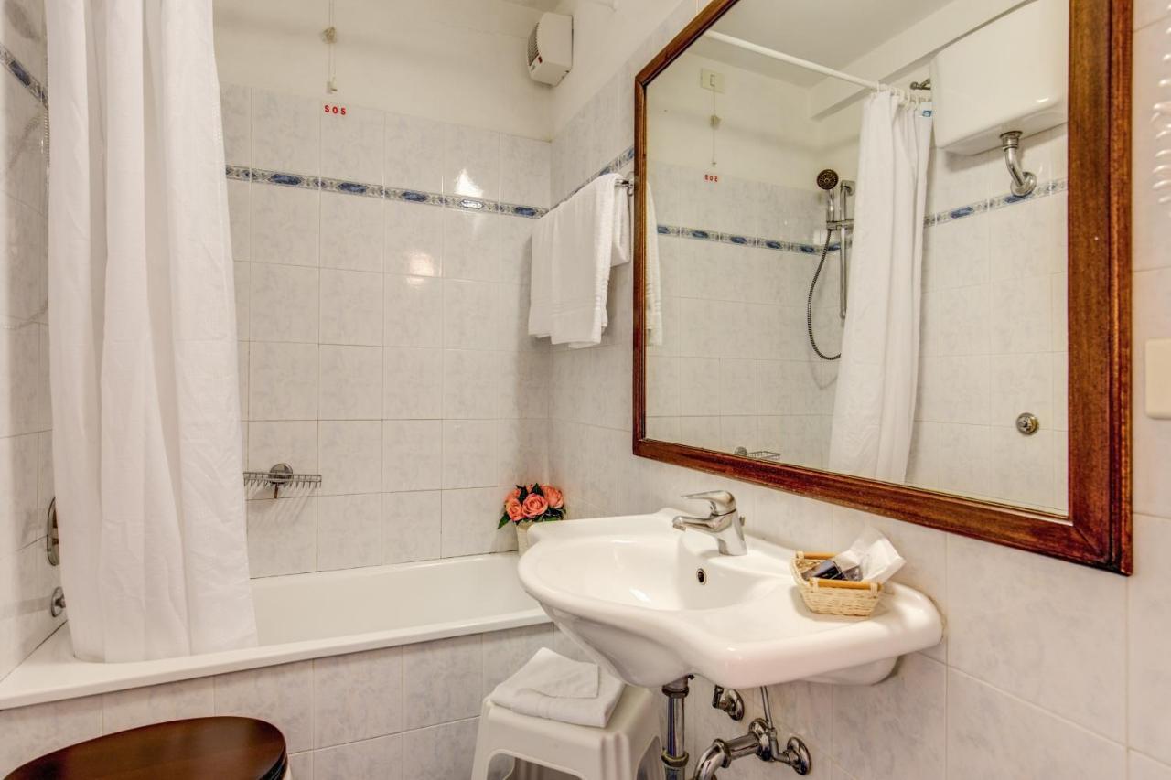 Classic Double or Twin Room Balcony