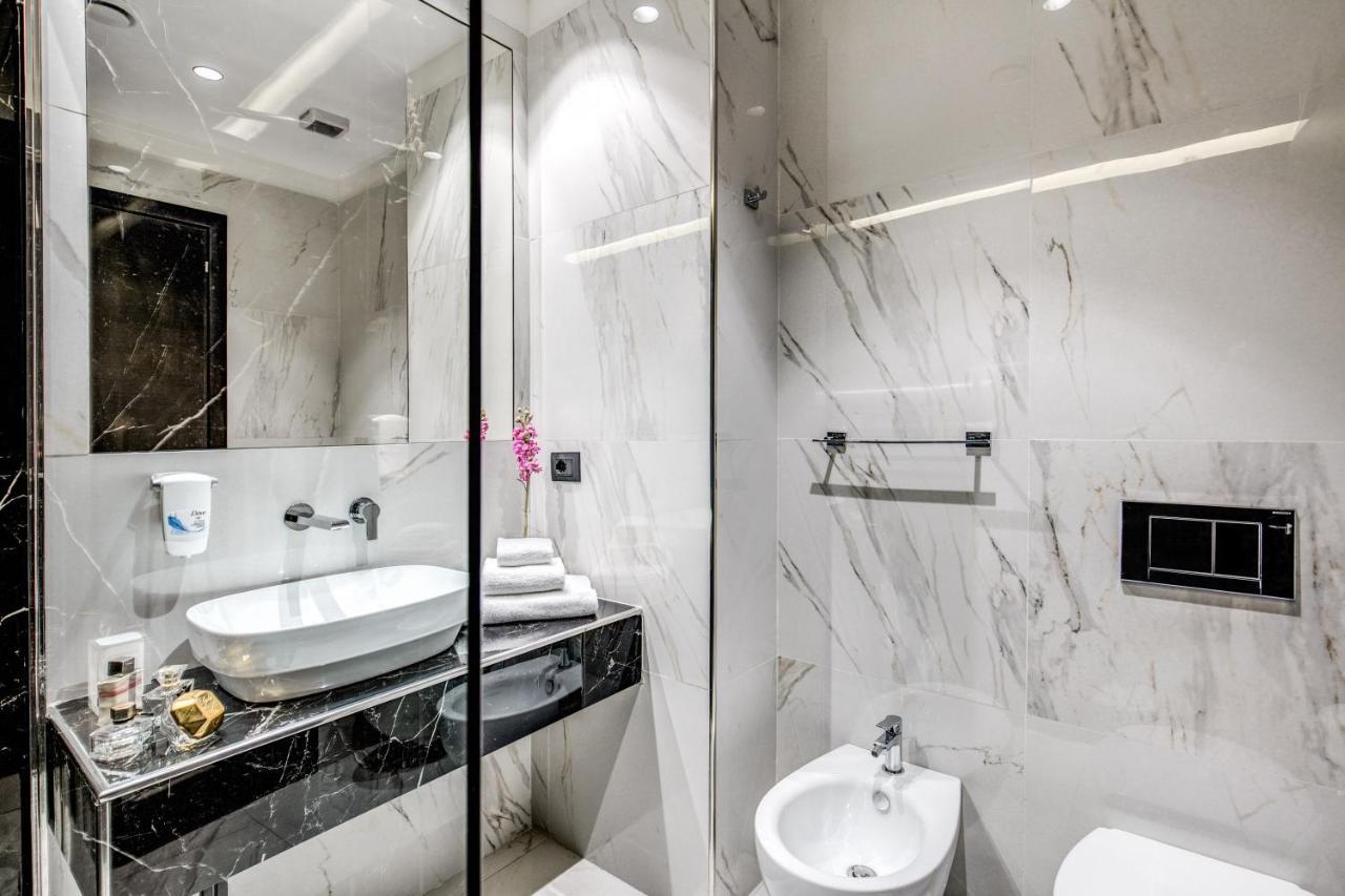 Deluxe Triple Room City View