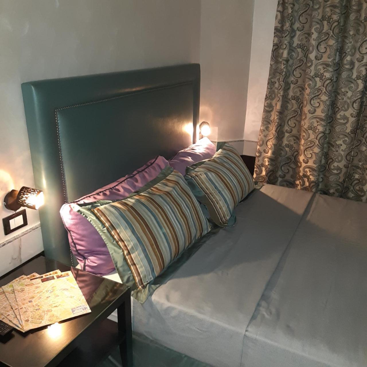 Deluxe Room,1012948810:JPEG