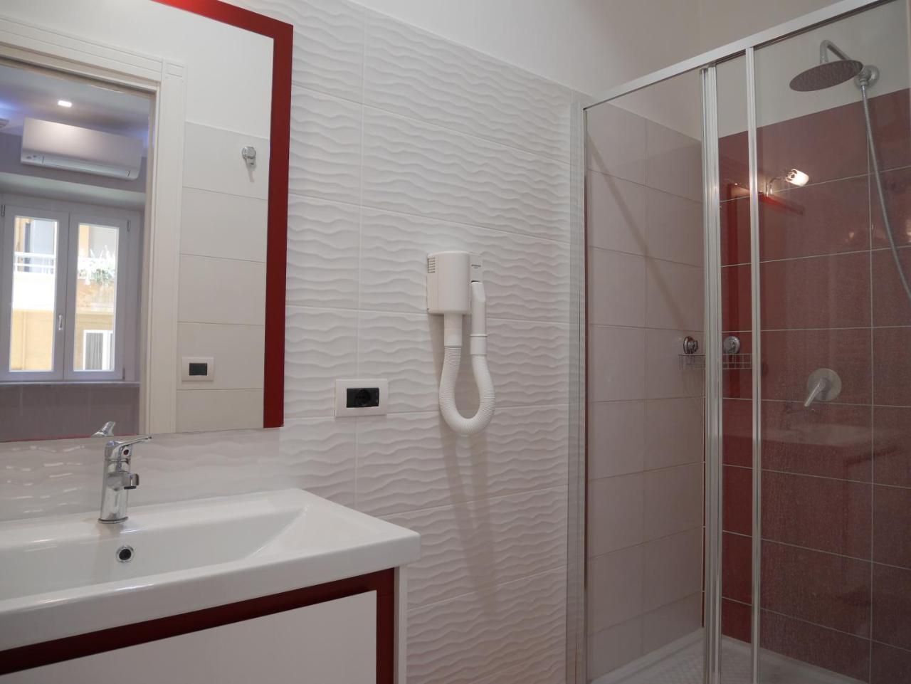 Double or Twin Room with Private Bathroom,768096142:JPEG