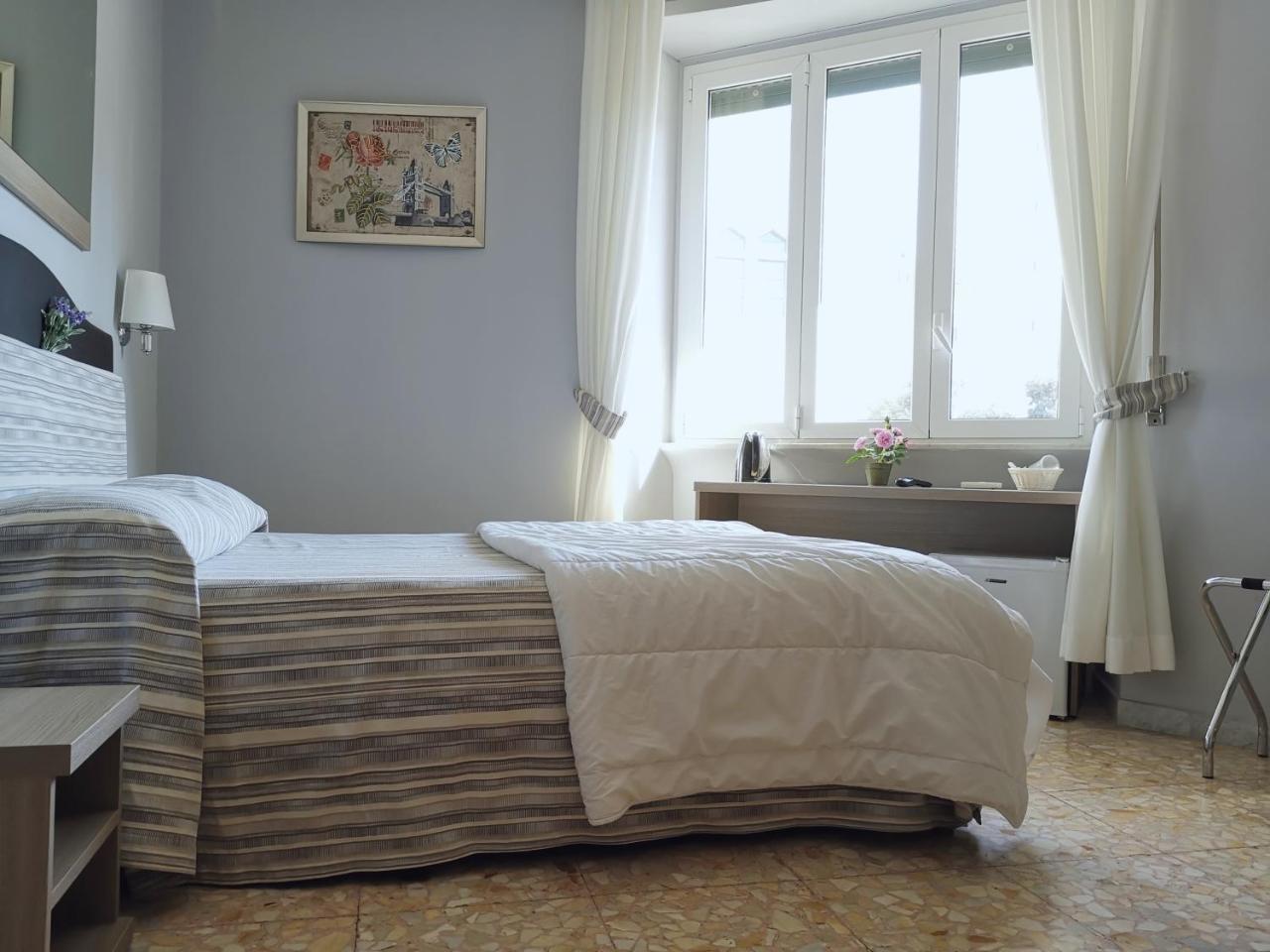 Double Room Private Bathroom