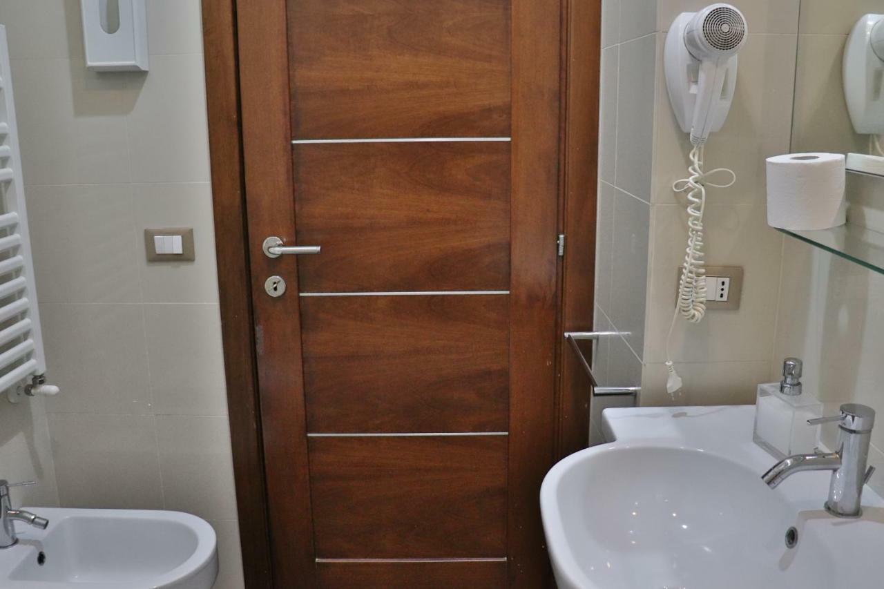 Double or Twin Room Private Bathroom,910981576:JPEG