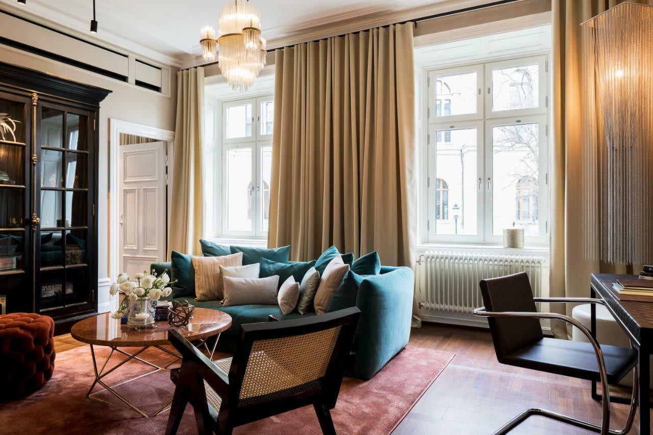 Large King Room