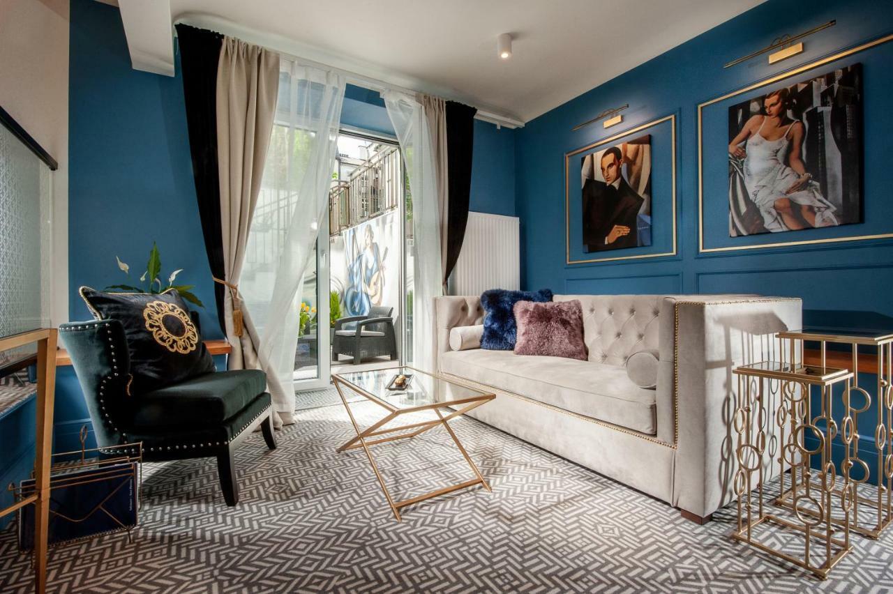 Luxury One-Bedroom Apartment