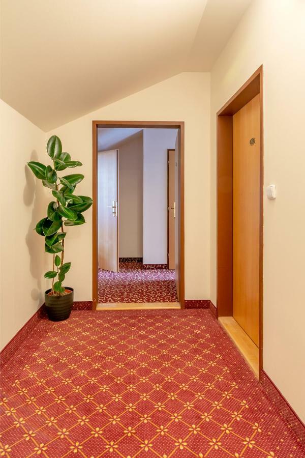 Two bedroom SUITE promenade view AIR CONDITIONING WELLNESS ACCESS