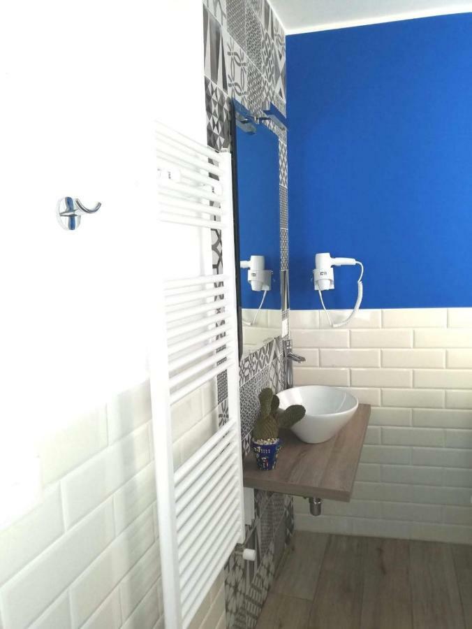 Double Room Private Bathroom,828269915:JPEG