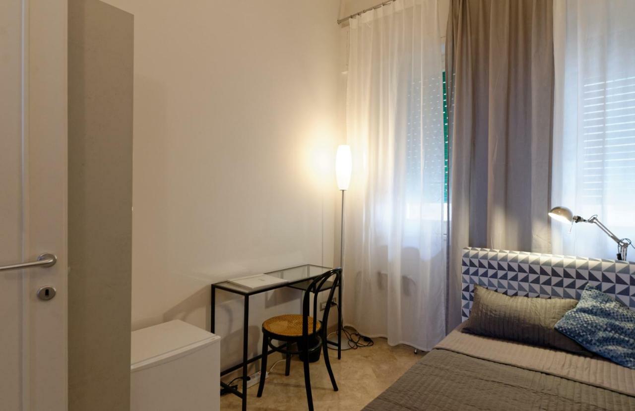 Camera Singola con Bagno Privato Esterno