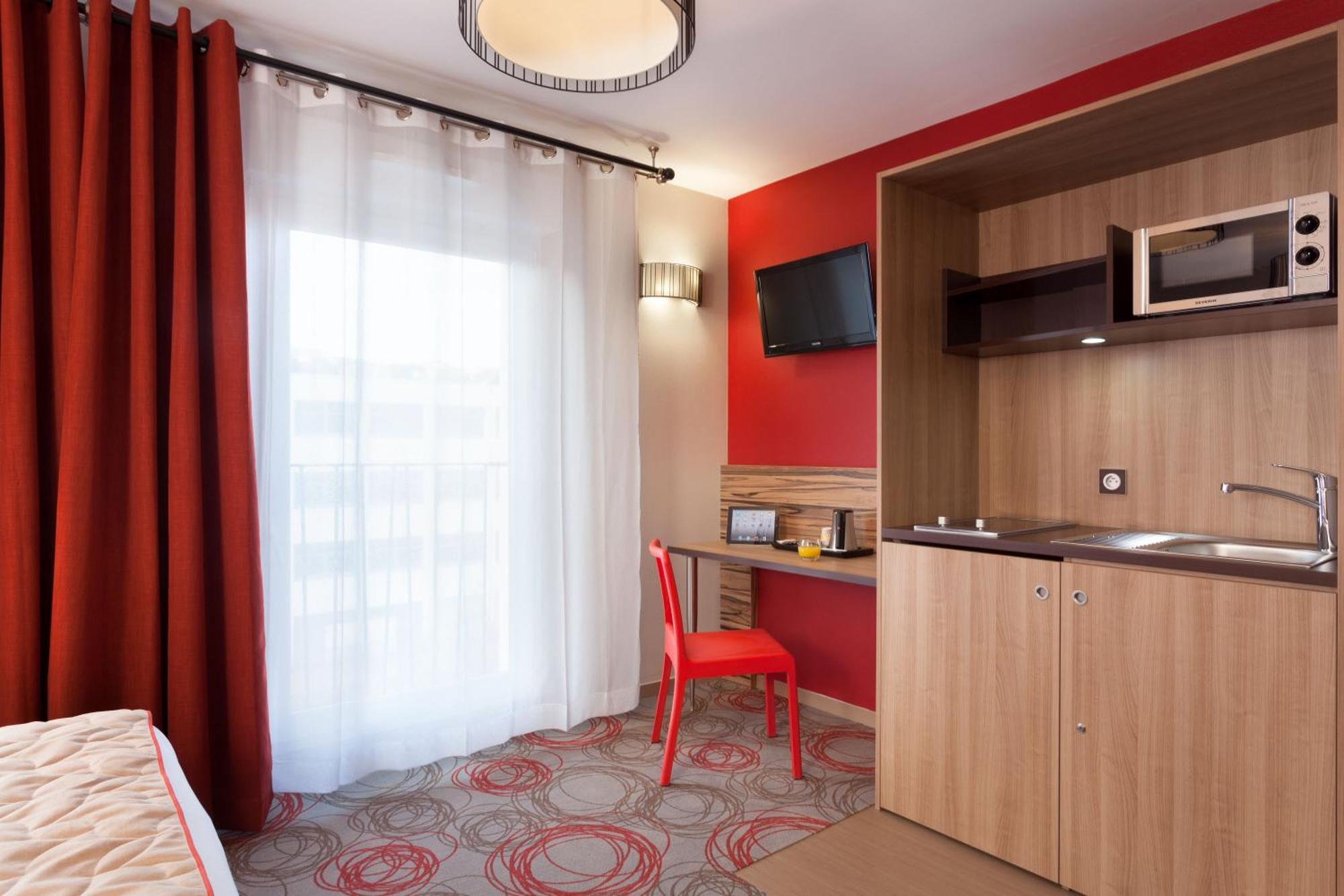 Studio Double Bed