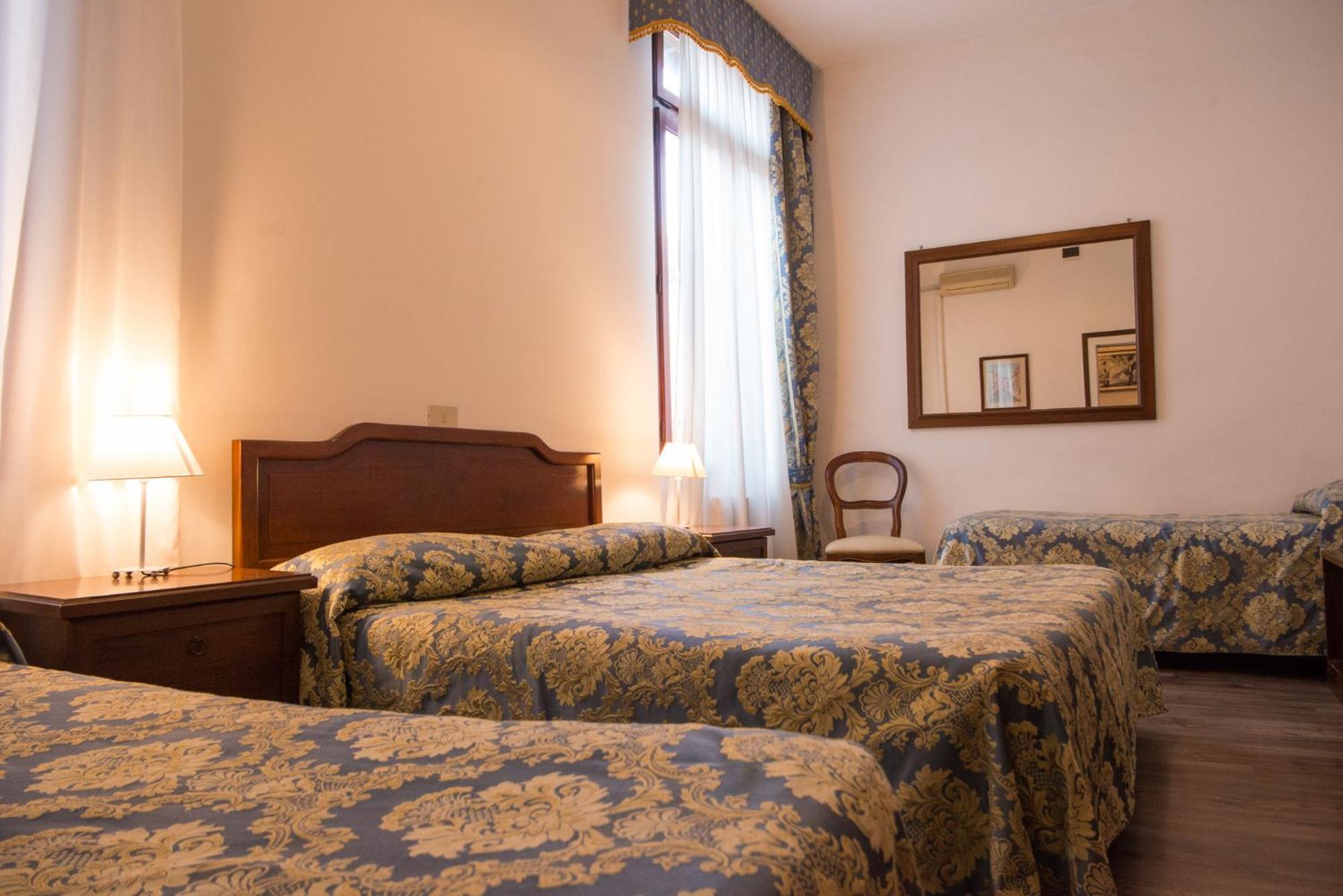 Camera Quadrupla con Bagno Privato Interno