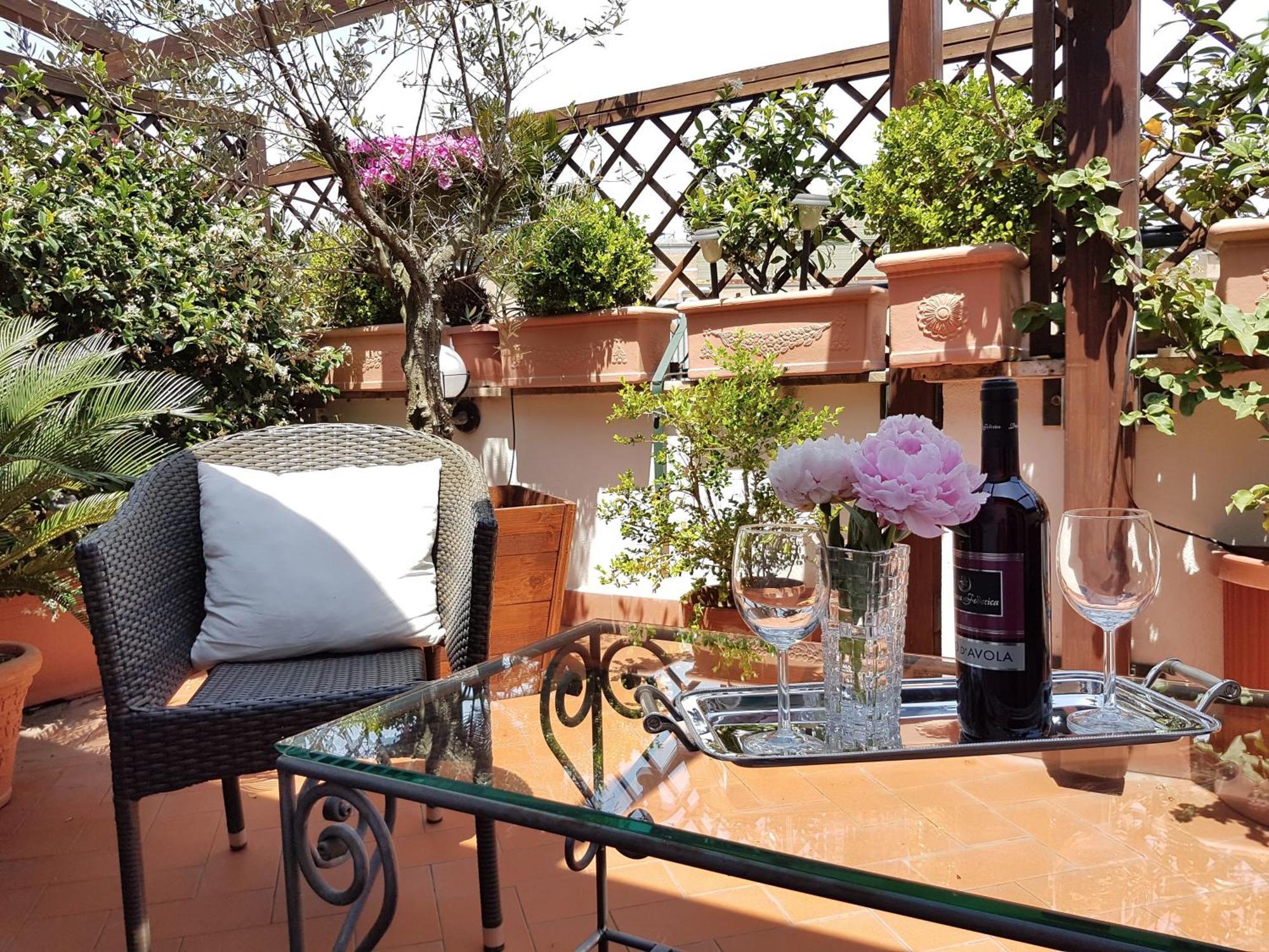 Deluxe Double Room with Balcony,822987749:JPEG