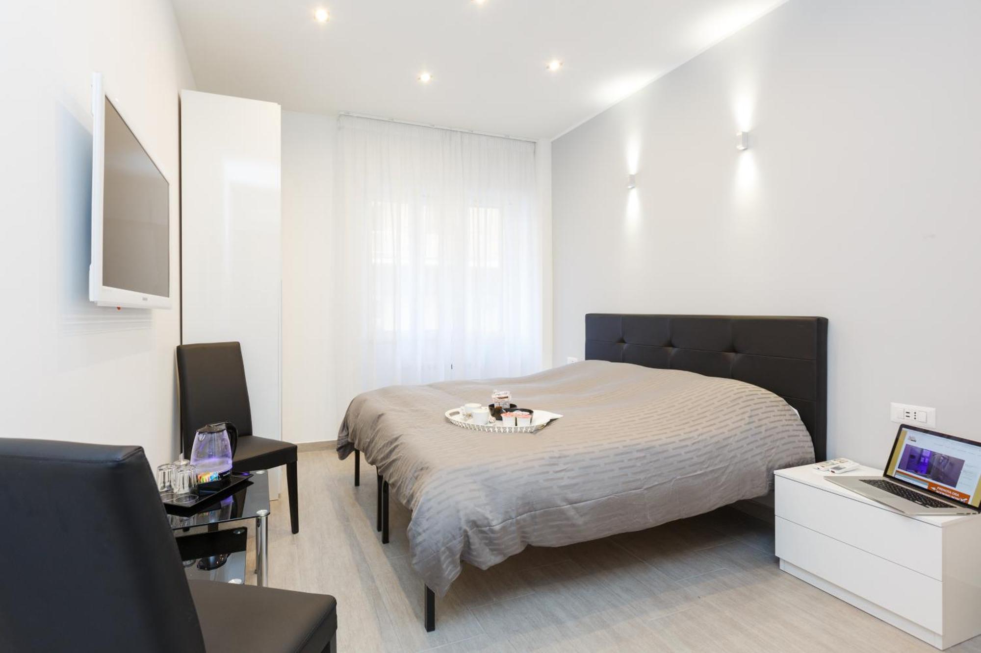 Double Room with Private Bathroom,823131947:JPEG