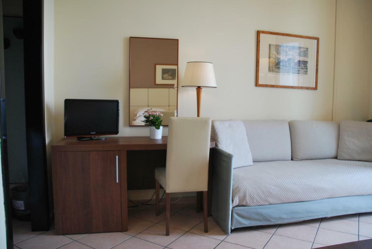 Double or Twin Room Sea View
