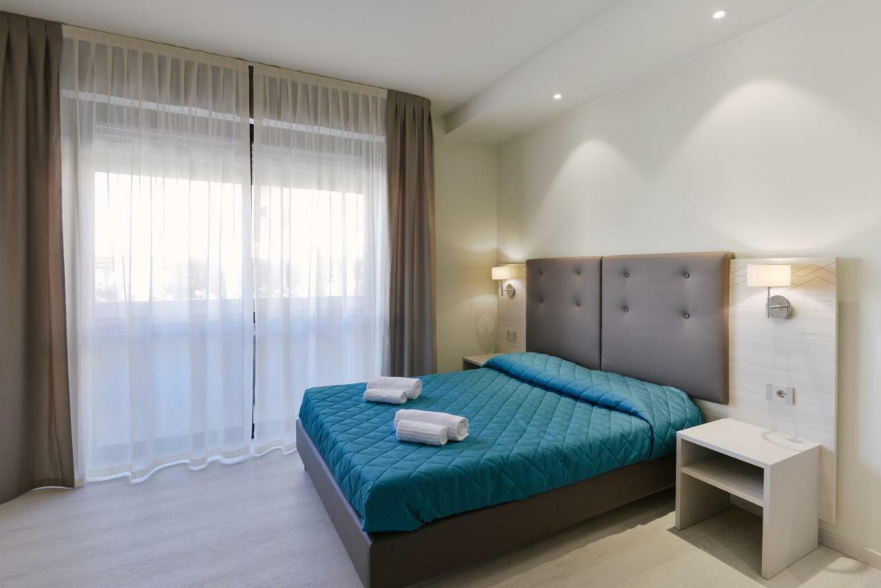 Appartamento Comfort con 2 Camere da Letto e Vista Mare Laterale