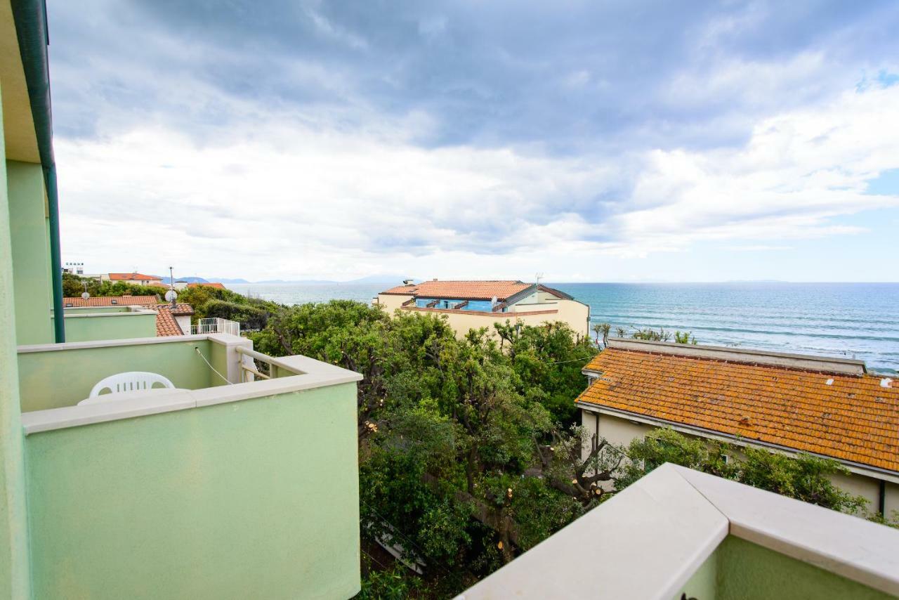 Camera Familiare con Vista Mare