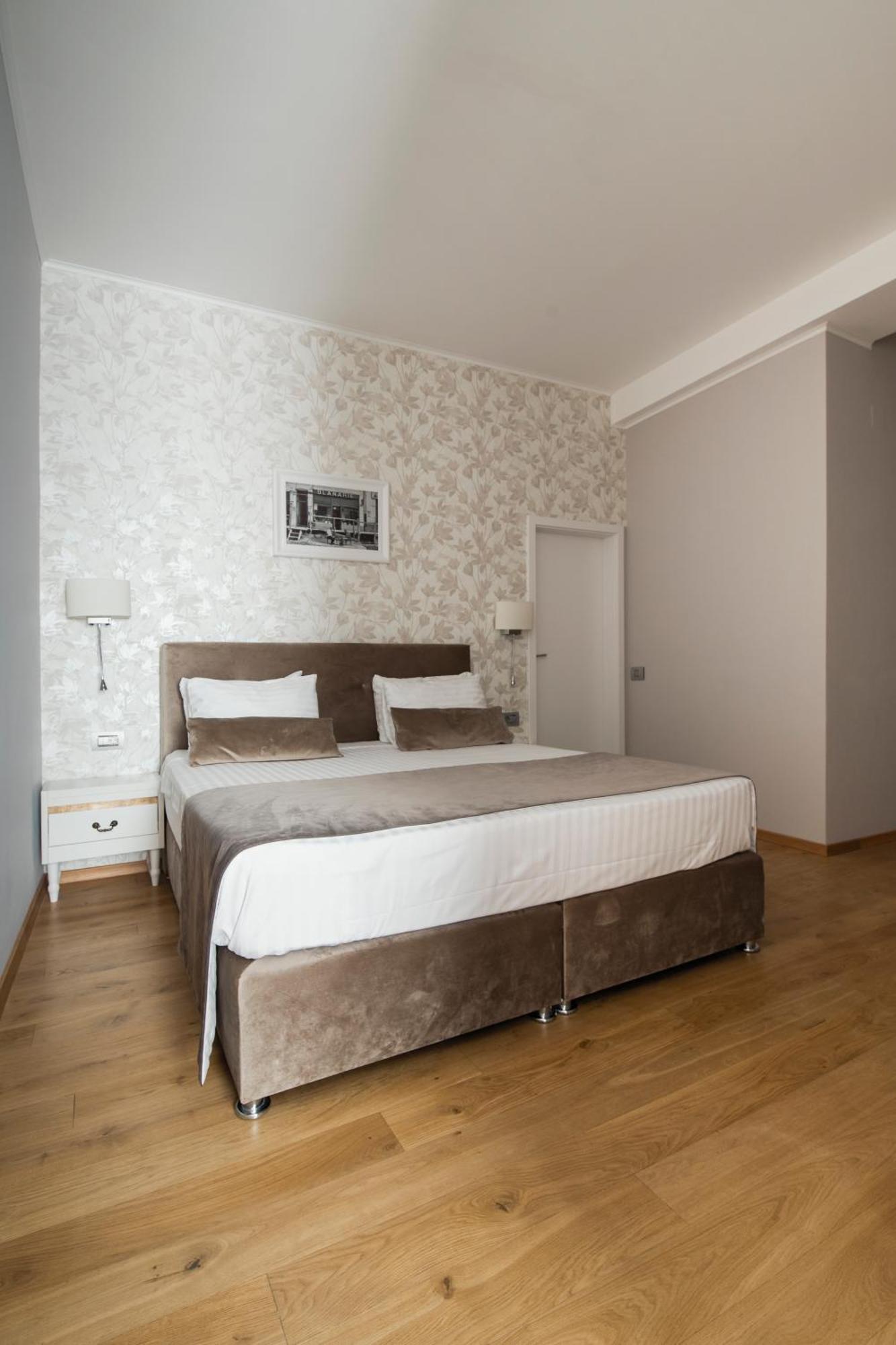 Deluxe Superior Room