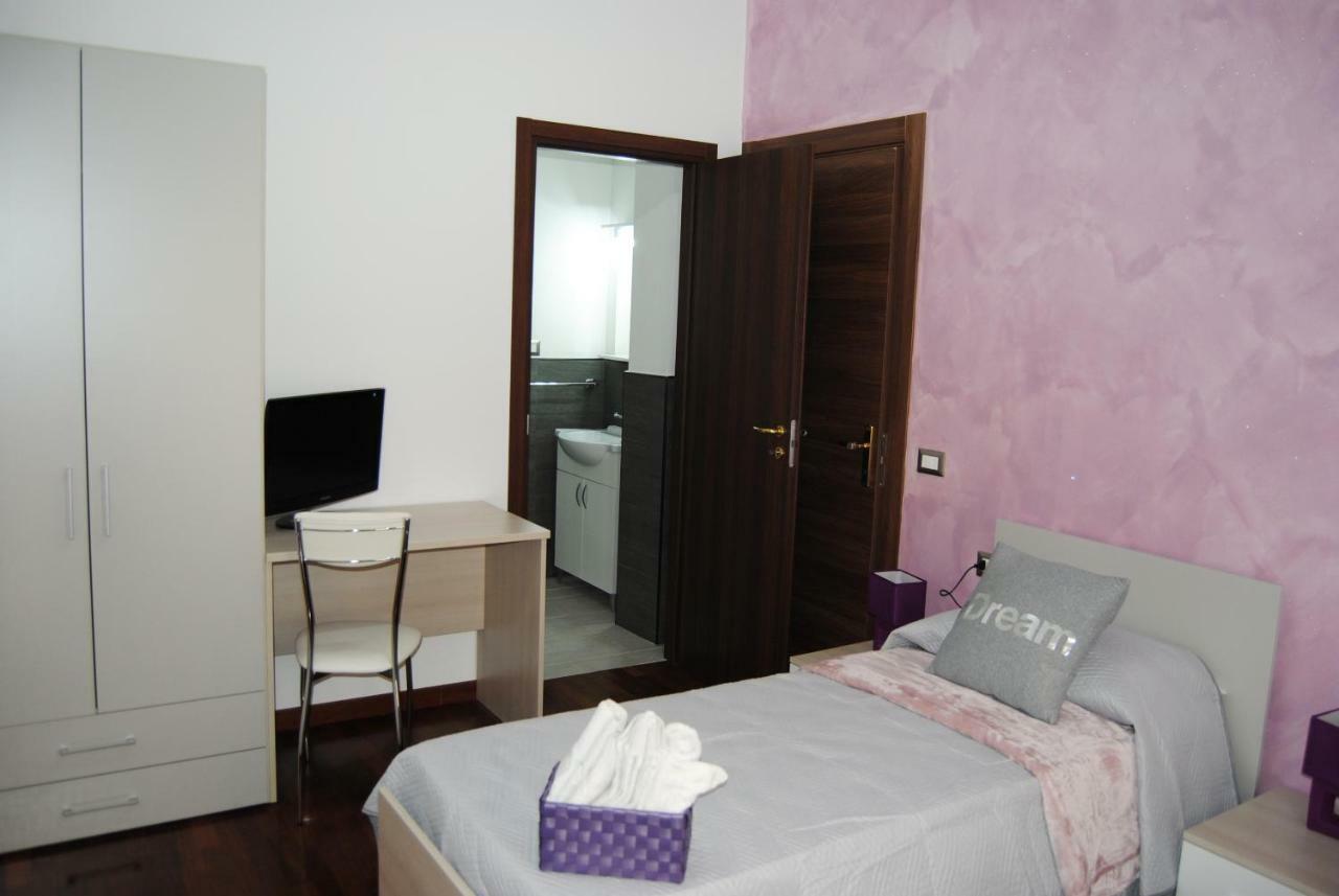 Camera Matrimoniale/Doppia con Letti Singoli con Bagno Privato