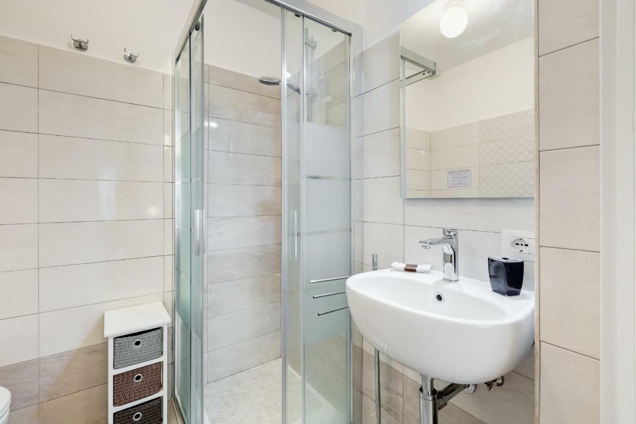 Camera Matrimoniale/Doppia con Letti Singoli con Bagno Privato