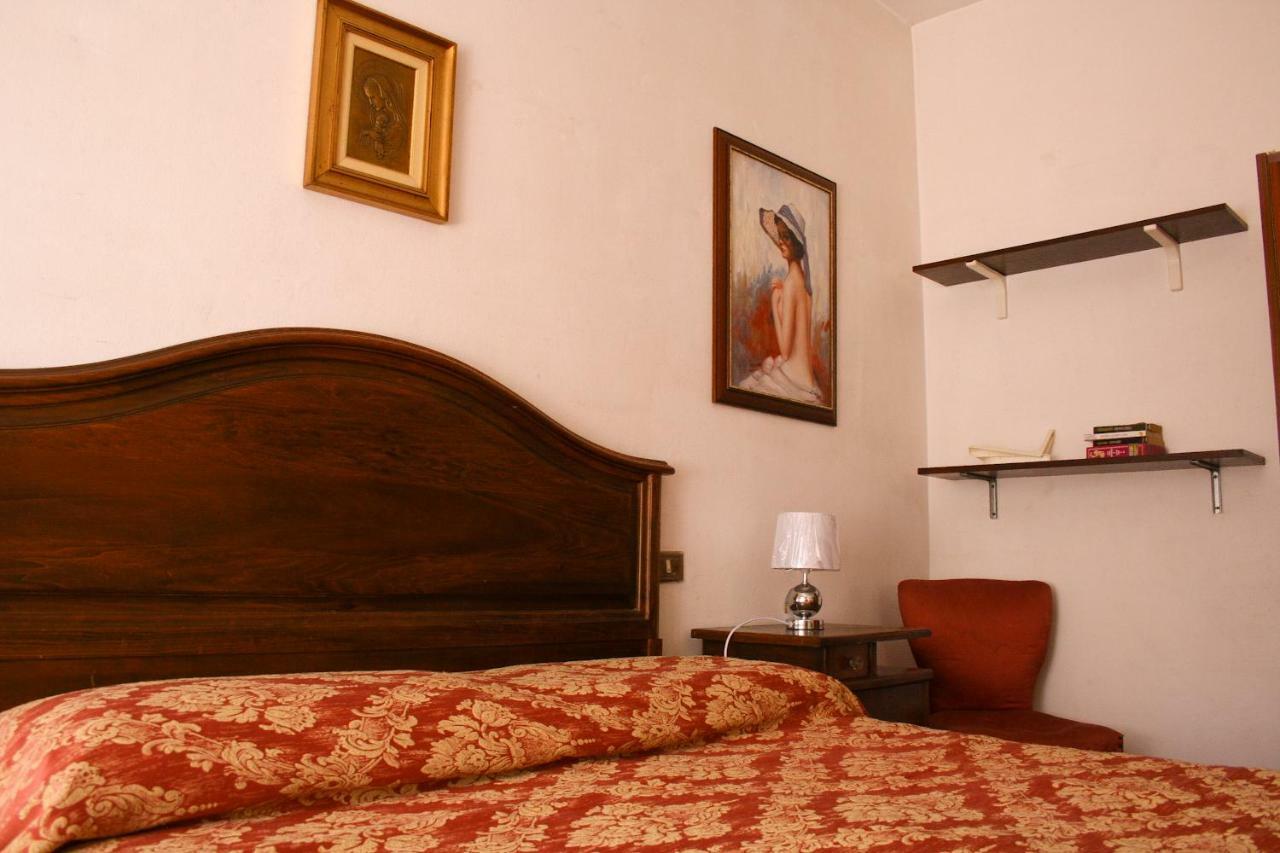 Camera Tripla Basic con Bagno in Comune