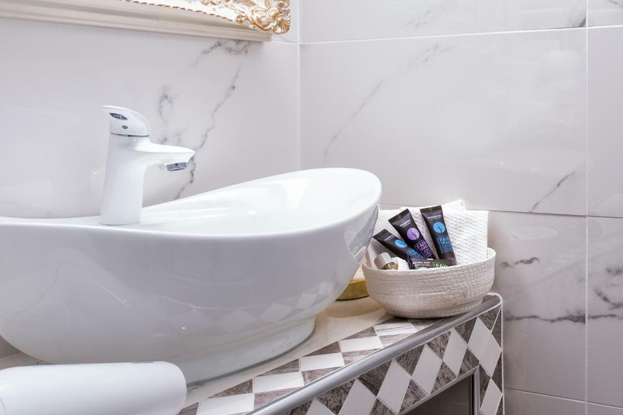 Camera Matrimoniale con Bagno Privato