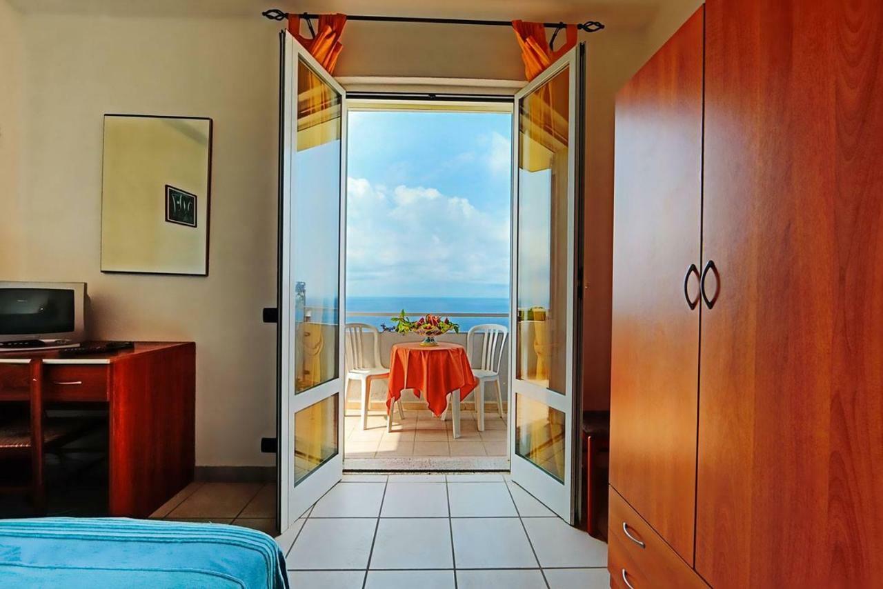 Camera Singola Standard con Vista Mare