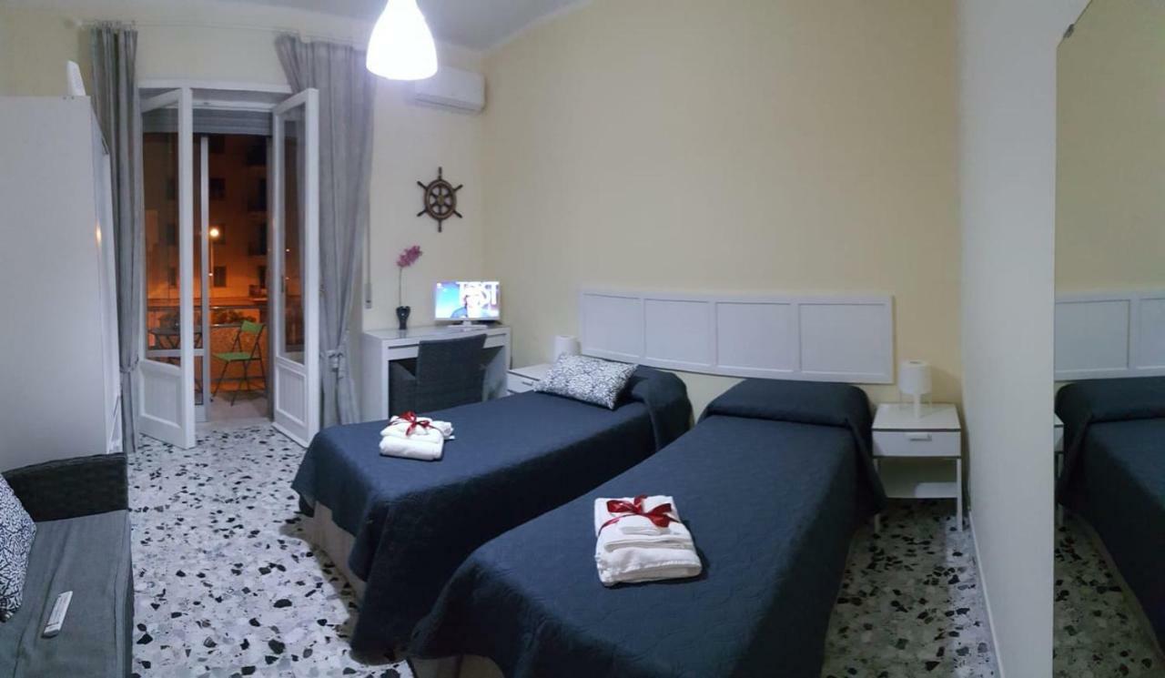 Camera Doppia con Letti Singoli con Bagno Privato Esterno