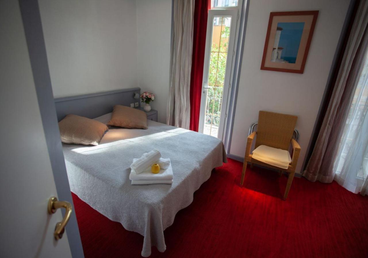 Camera Matrimoniale/Doppia con Letti Singoli con Balcone