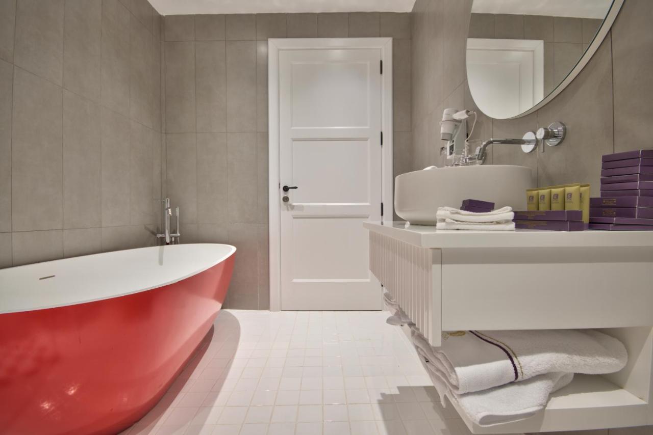 Executive Penthouse Kitchenette & Outdoor Spa Bath