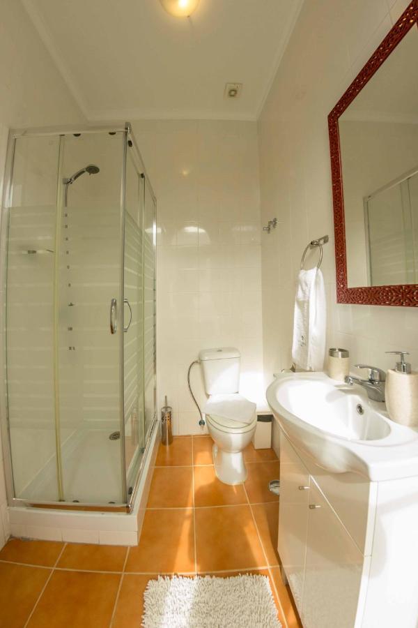 Double or Twin Room Private Bathroom
