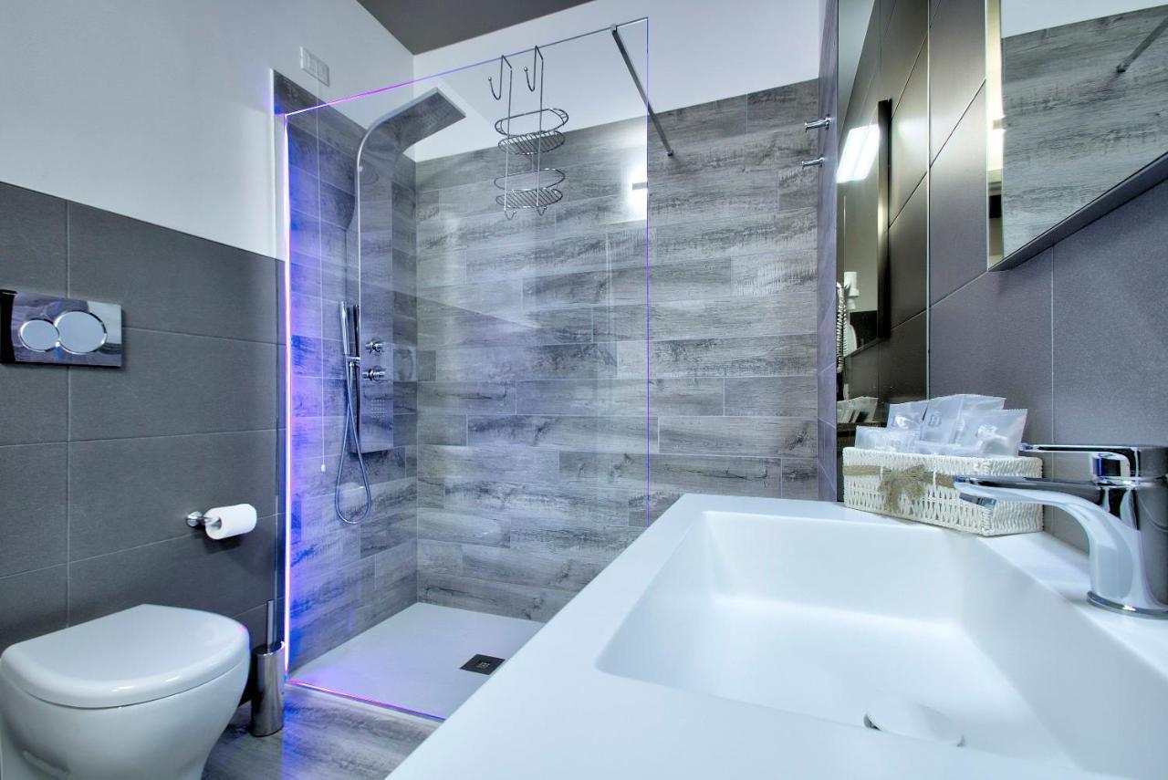 Deluxe Double Room 3