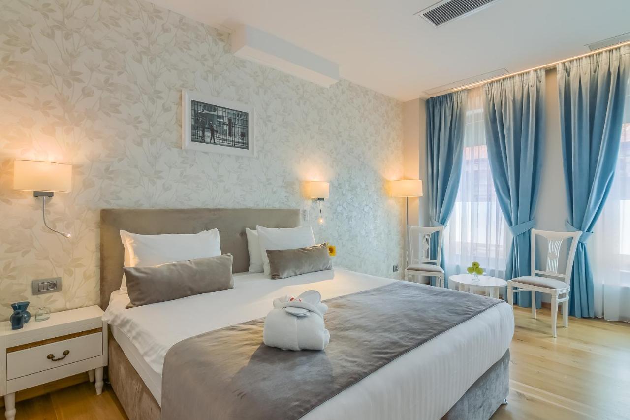 Deluxe Superior Room