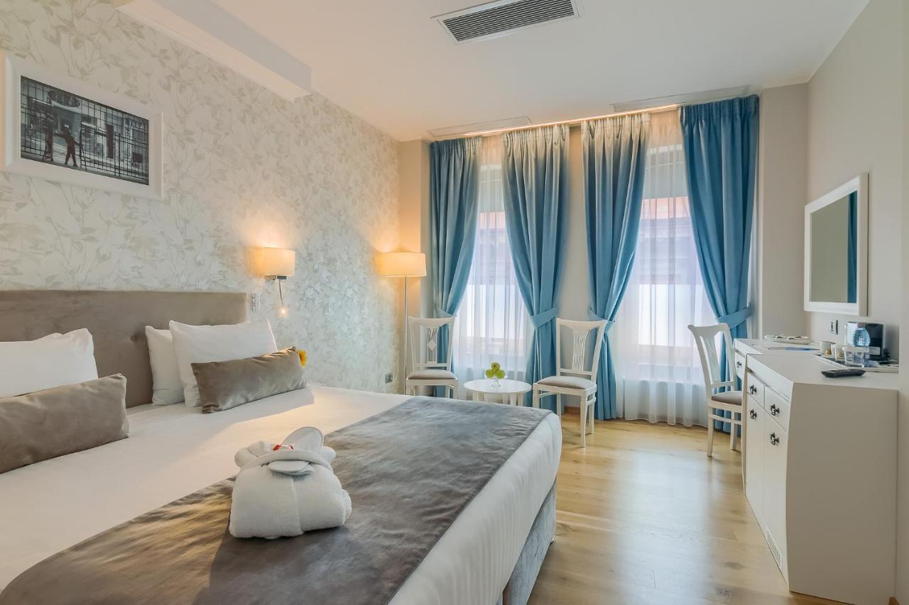 Deluxe Superior Room