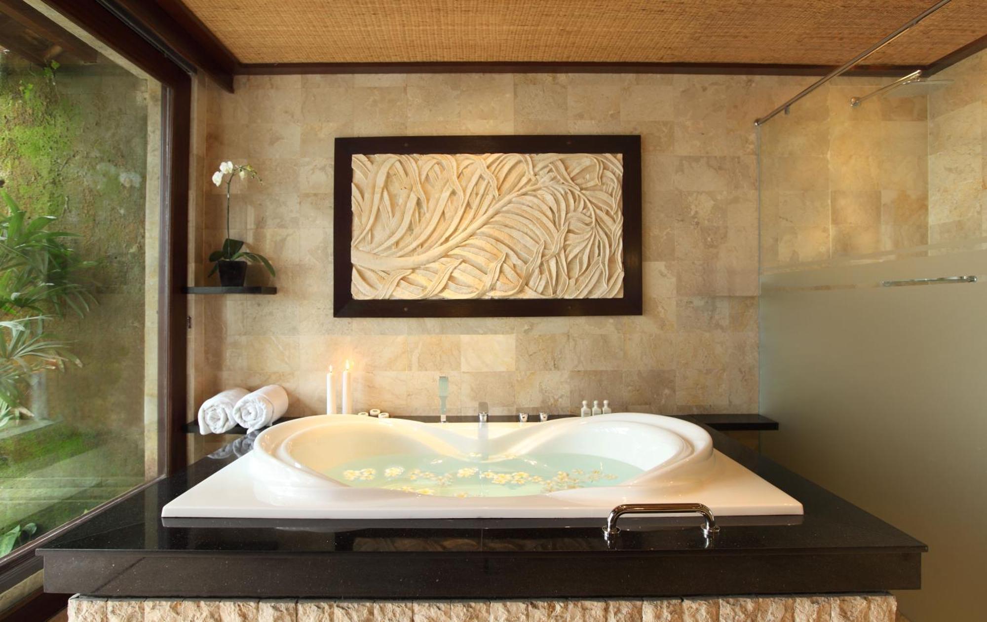 Royal Pool Villa 1 hour Massage