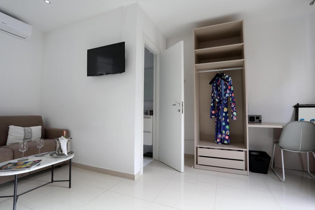 Luxury Triple Room