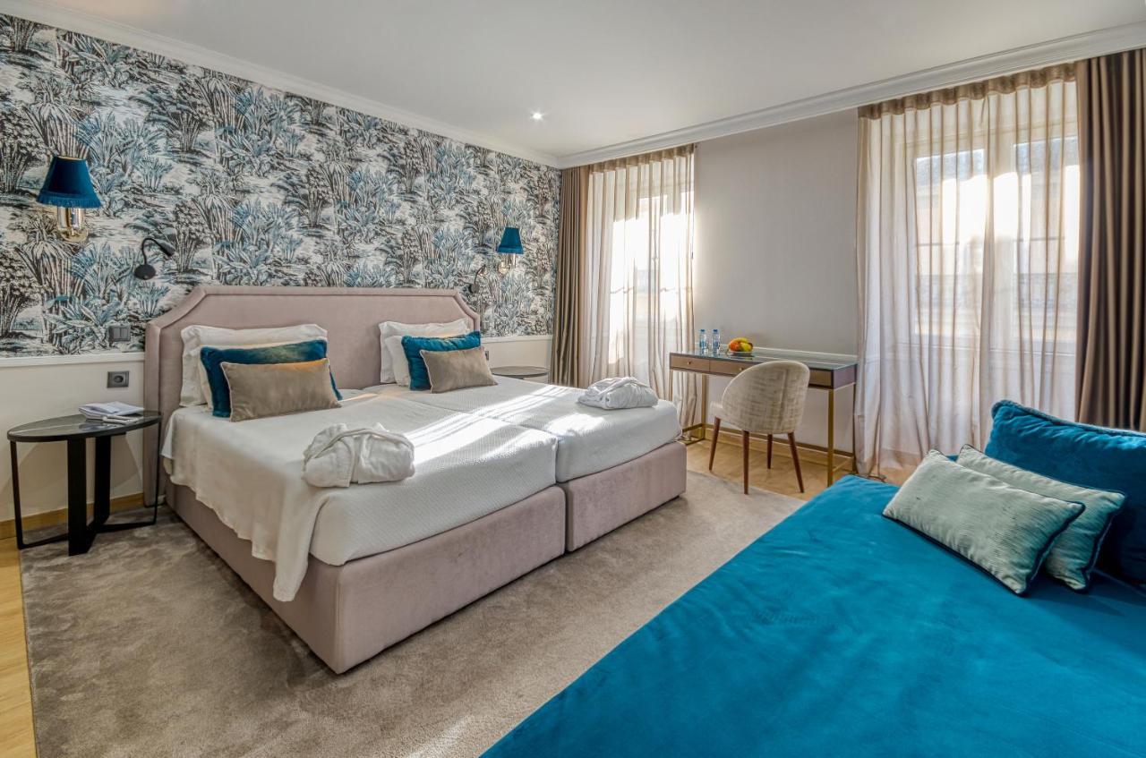 Superior Twin Room Chiado View