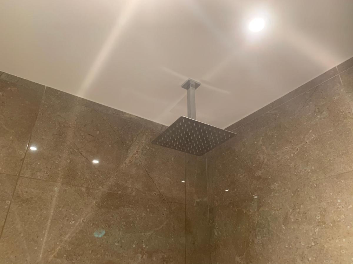 Single Room with Private Bathroom,973674901:JPEG