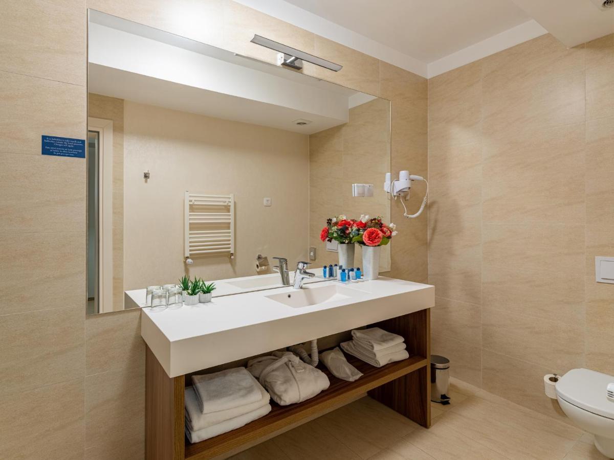 Grand Deluxe Room