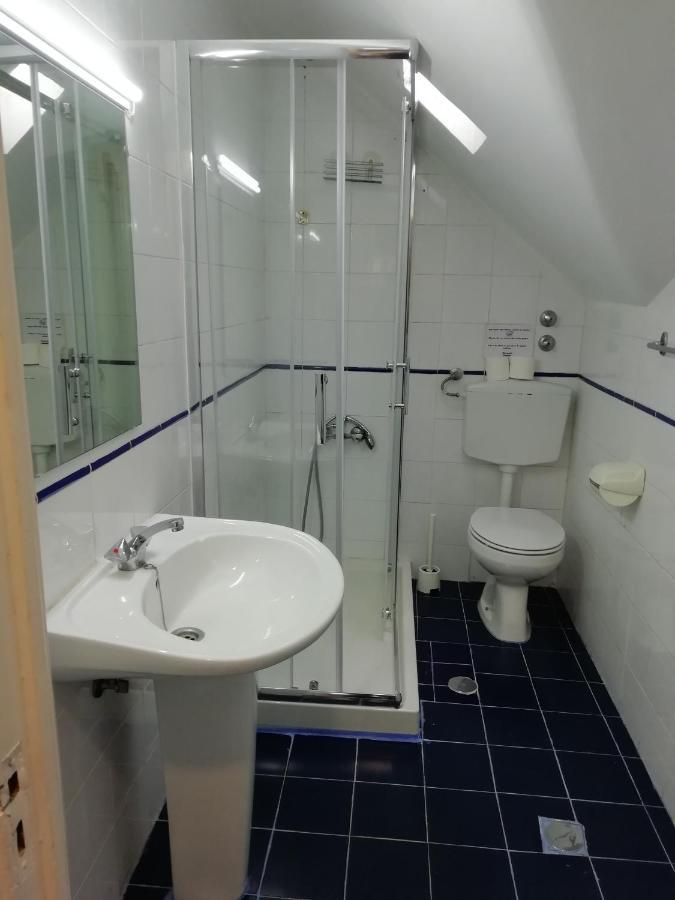 Twin Room Bathroom