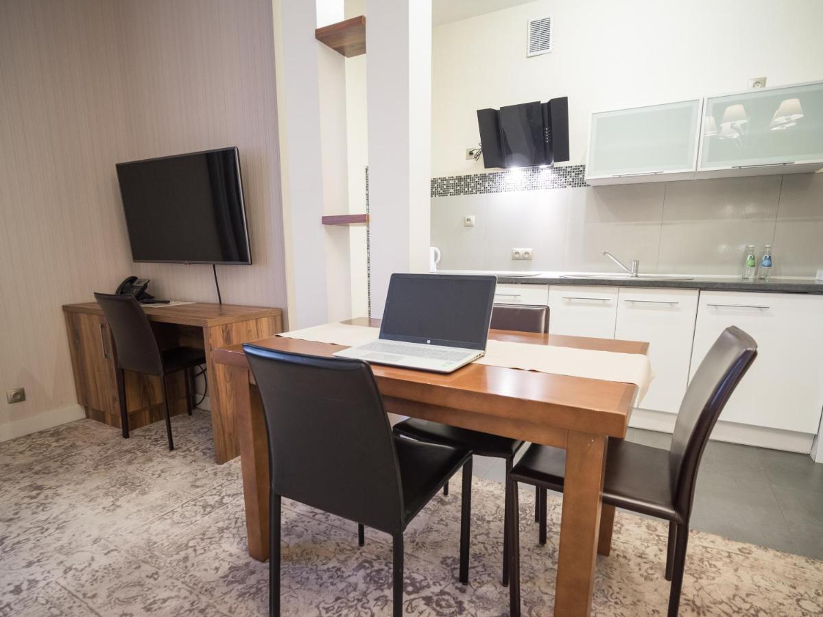 Deluxe Apartment