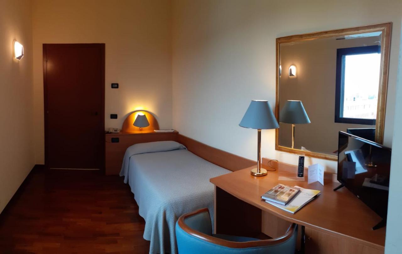 Camera Singola con Letto a Una Piazza e Mezza