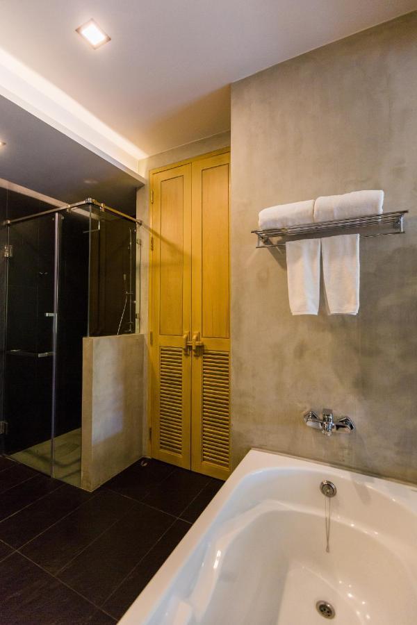 Aurico Deluxe sulla Piscina